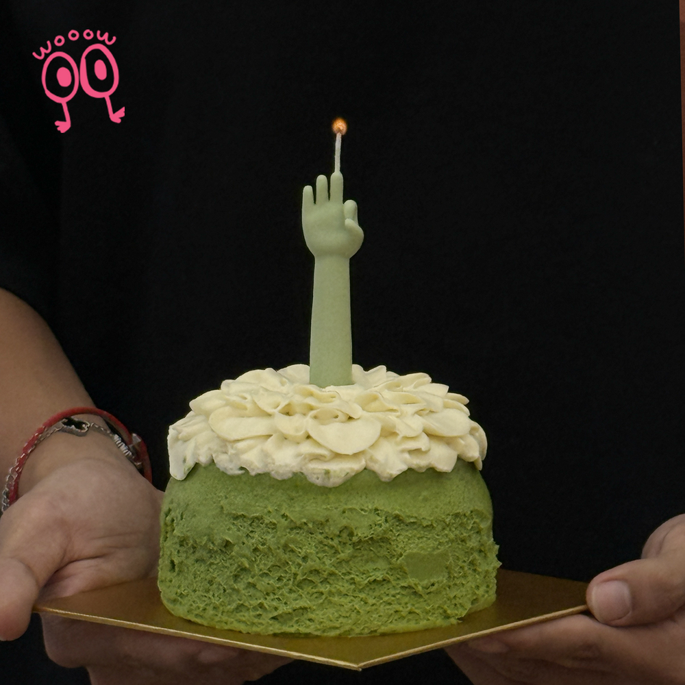 WoooW hand gesture birthday candle lifestyle photo 3