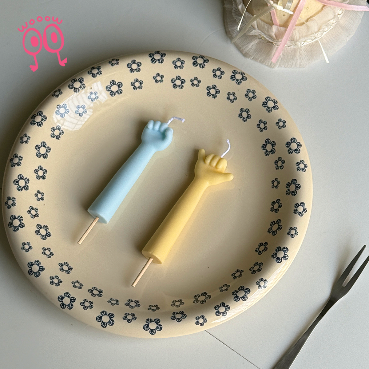 WoooW hand gesture birthday candle lifestyle photo 5